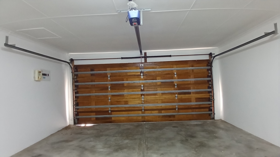 To Let 3 Bedroom Property for Rent in Summerstrand Eastern Cape